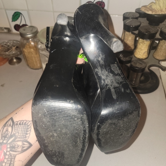 Black pleather slingback peeptoe heels - Picture 7 of 13